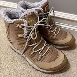 Merrell Women's Brown Winter Boots with Gray Lining